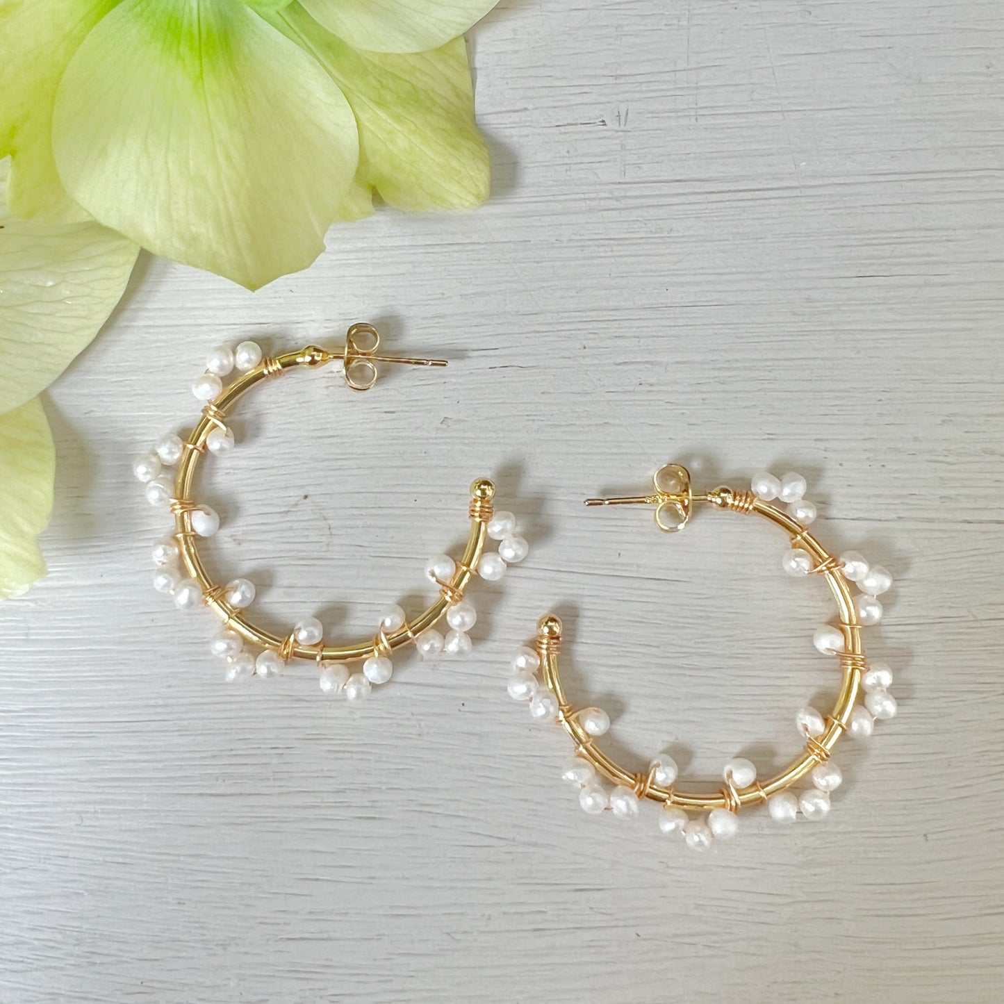 Freshwater Pearl Swirl Midi Hoop Beaded Earrings