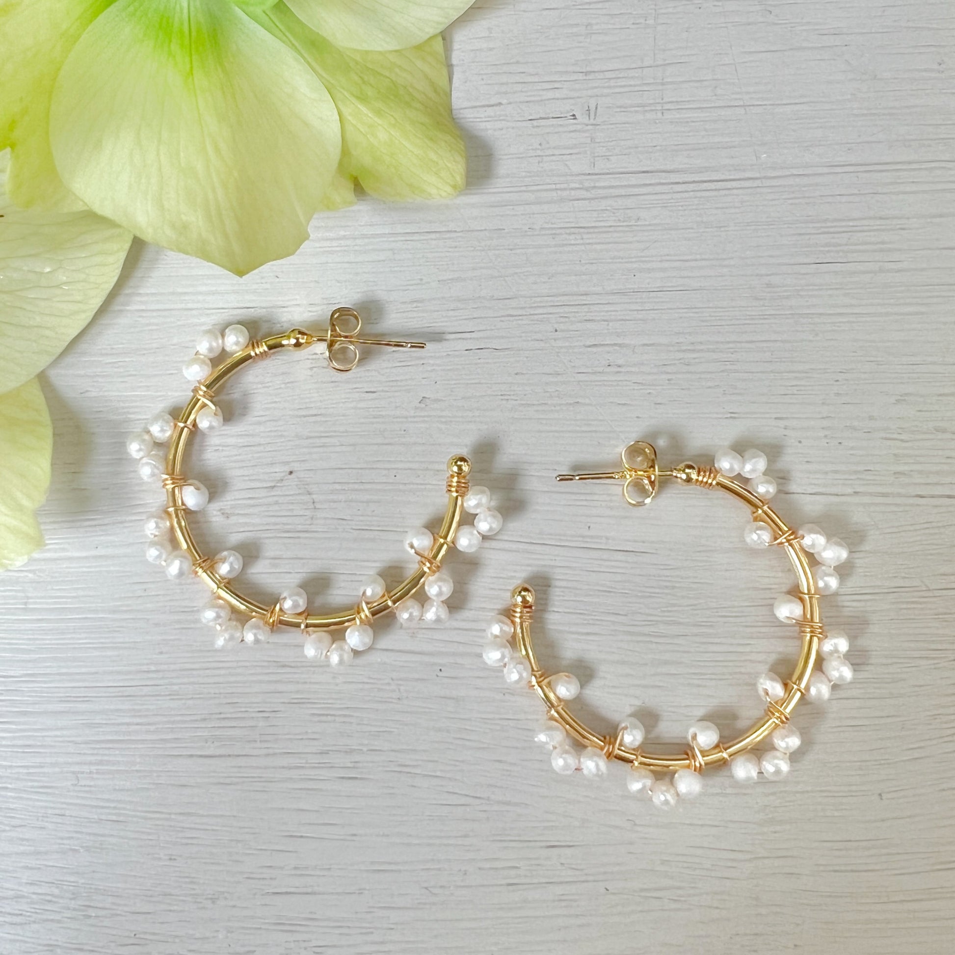 Freshwater Pearl Swirl Midi Hoop Beaded Earrings